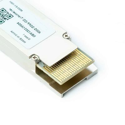Cable optique actif (AOC) SFP+ de 40 Gb/s à 4 x 10 Gb/s conforme à la norme MSA